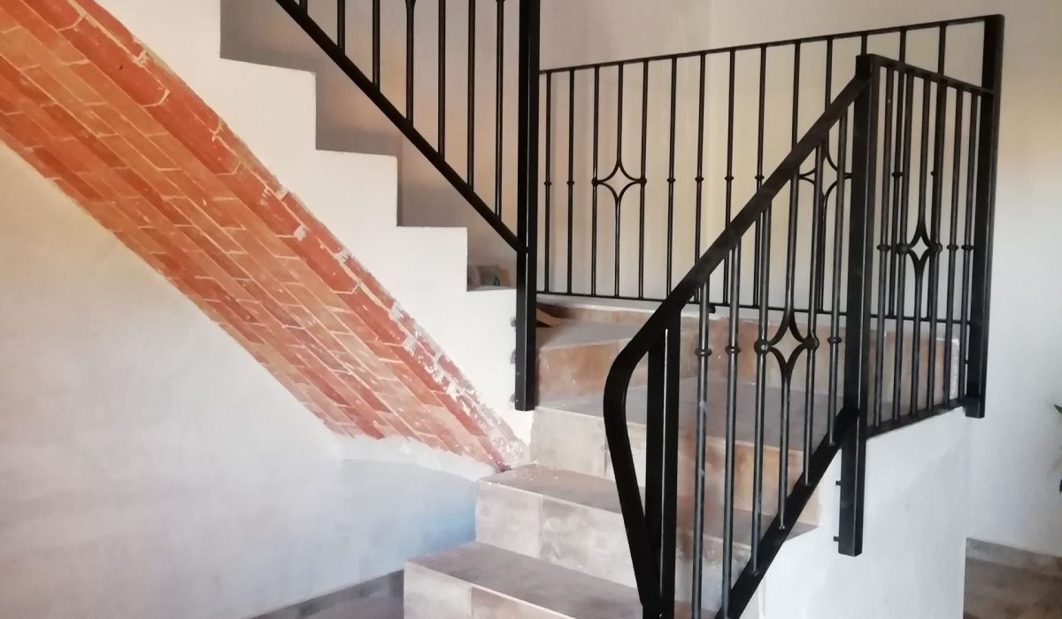 Trabajo de barandilla de escalera