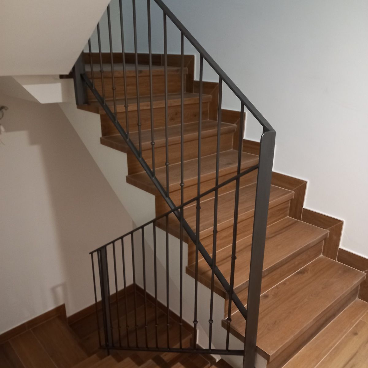 Foto de trabajo de barandilla de escalera