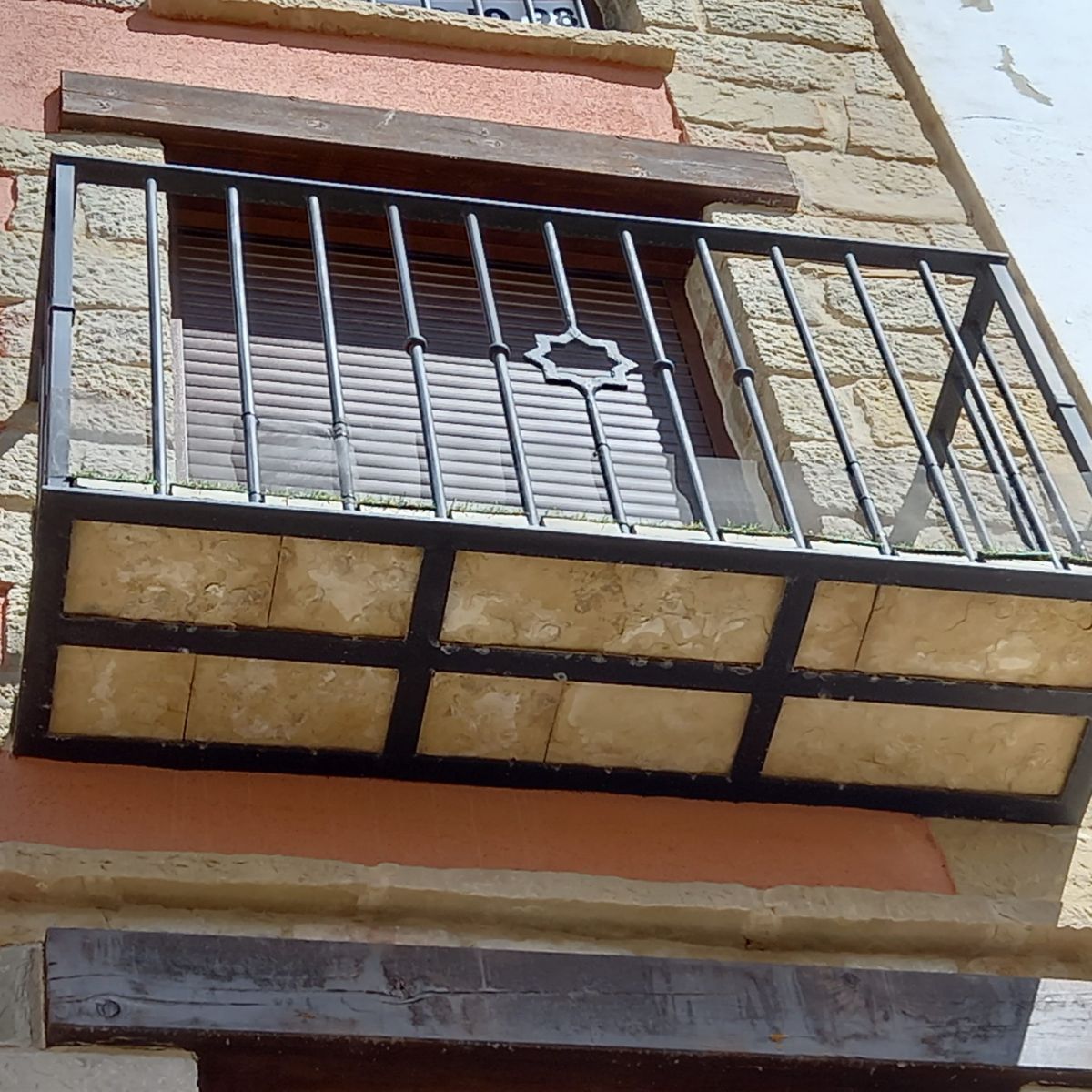 Foto de trabajo de balcones y rejas