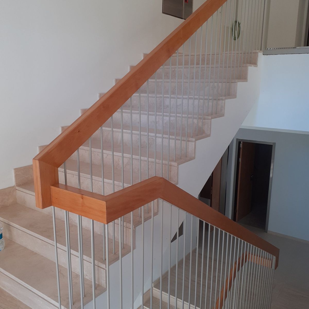 Foto de trabajo de barandilla de escalera
